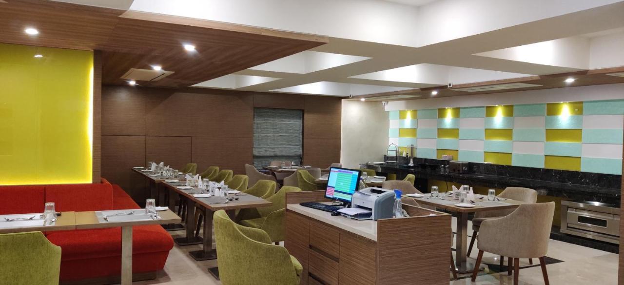 Elora Lords Eco Inn , لاكناو المظهر الخارجي الصورة